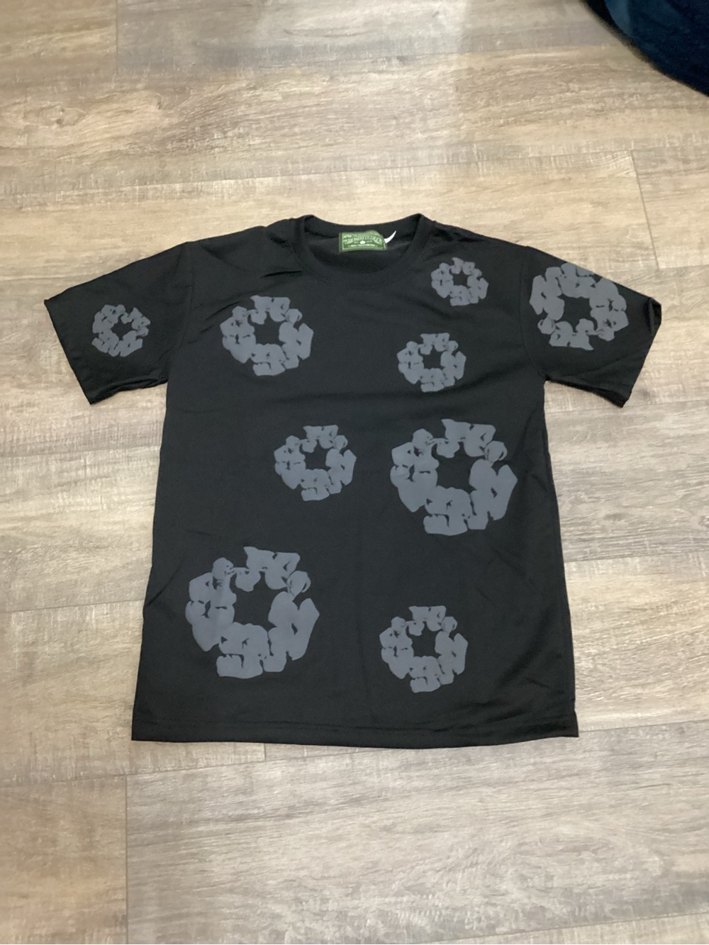 Men's Black Short-Sleeve Graphic Tee with Gray Floral Rings